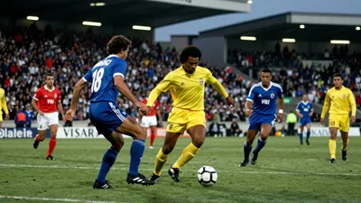 Brasil precisa 'descer do salto' e parar de se gabar, diz biógrafo de Pelé