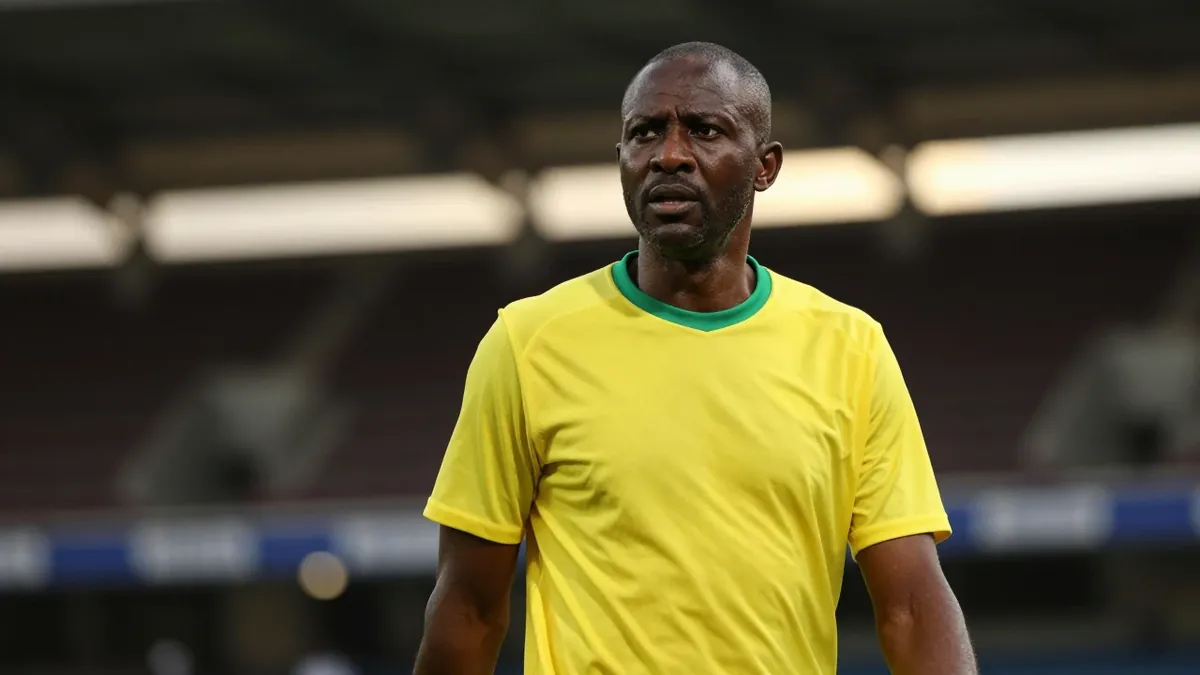 Patrick Vieira assume comando da seleção senegalês