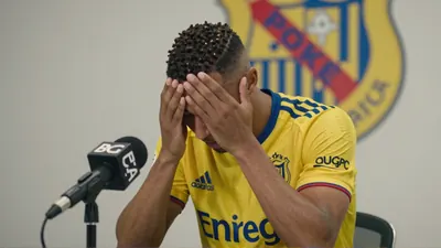 Seleção sofre derrota e Marquinhos pede perdão à torcida